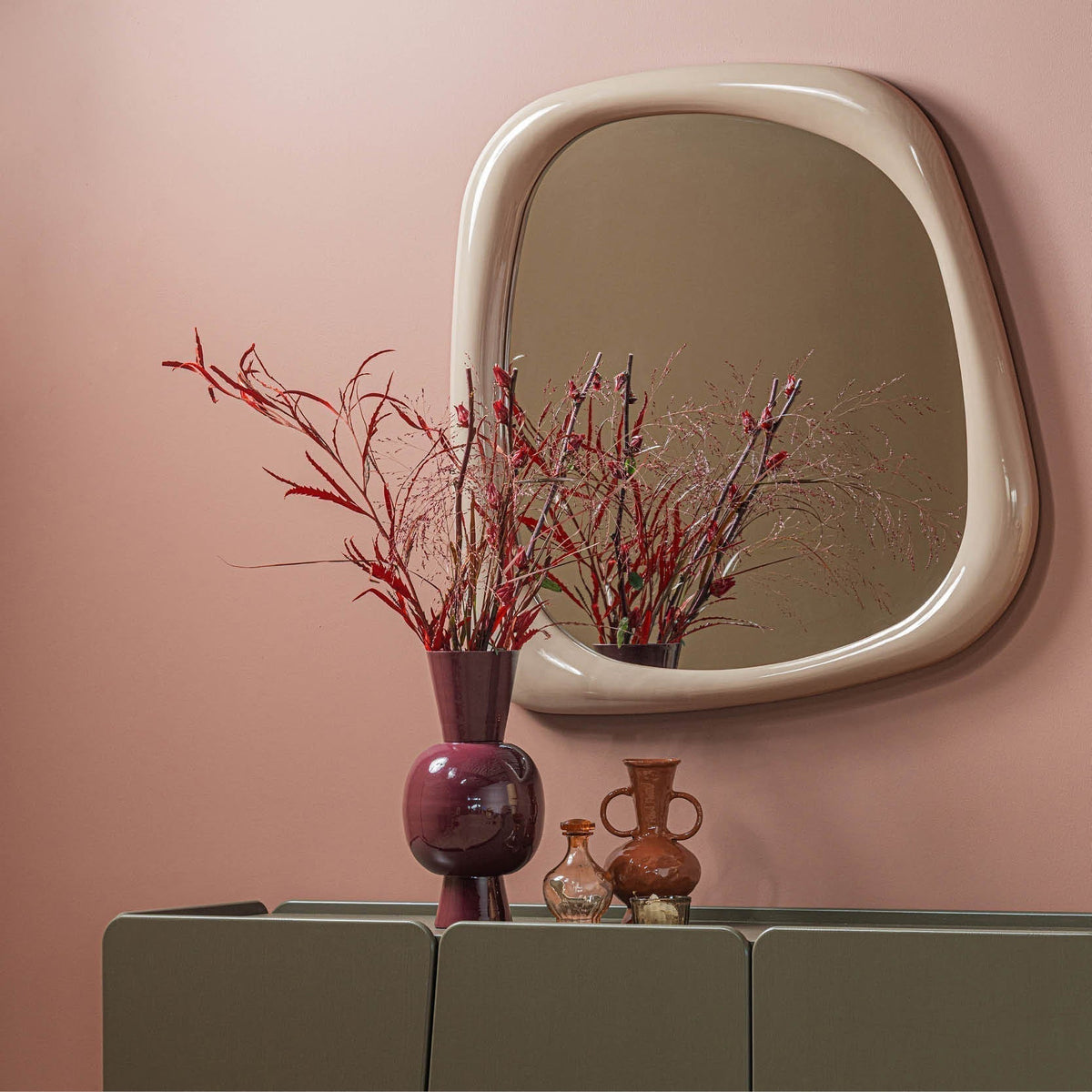 Hoogglans in je interieur: zo durf jij deze glanzende trend aan