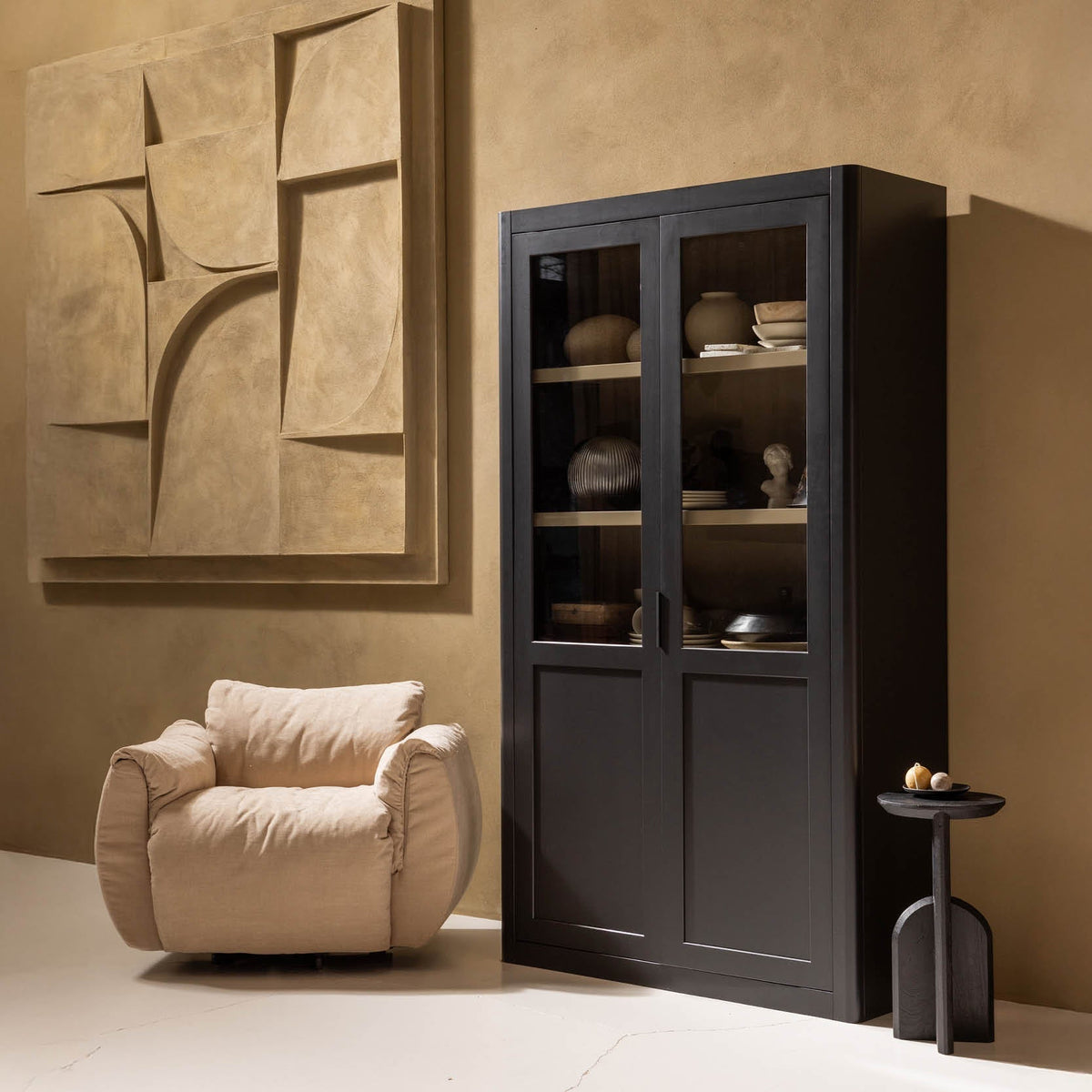 Deze 8 vitrinekasten stelen de show in ieder interieur