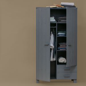 Dennis kast met laden grenen steel grey, sfeerfoto