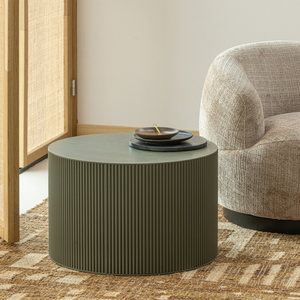 Sanne side table round military green, room setting