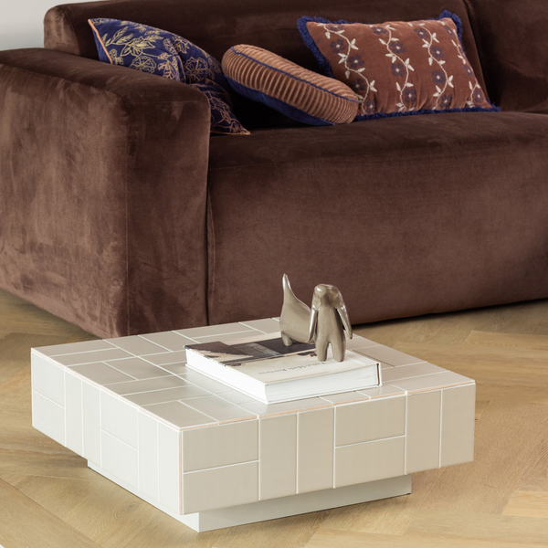 Reni decorative dog metal mocha brown, room setting