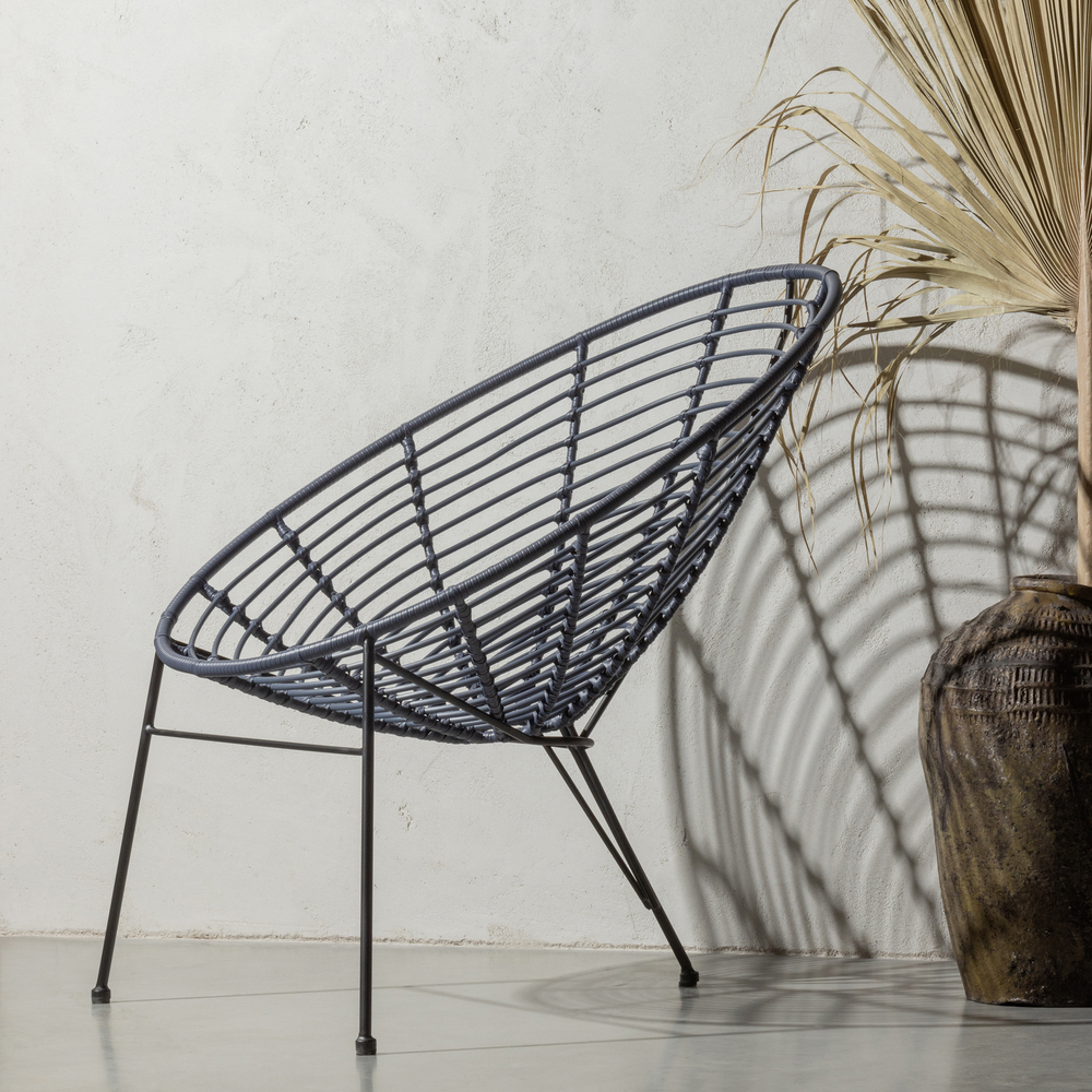 Jane lounge chair garden ink, room setting