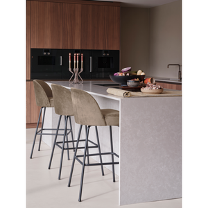 Vogue barstoel 80 cm velvet khaki, sfeerfoto
