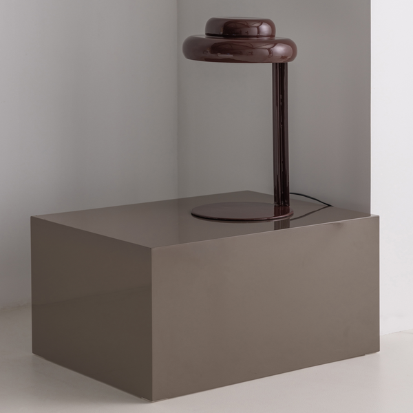 Rassy lampe de table métal haut brillant rouge bordeaux, photo d'ambiance