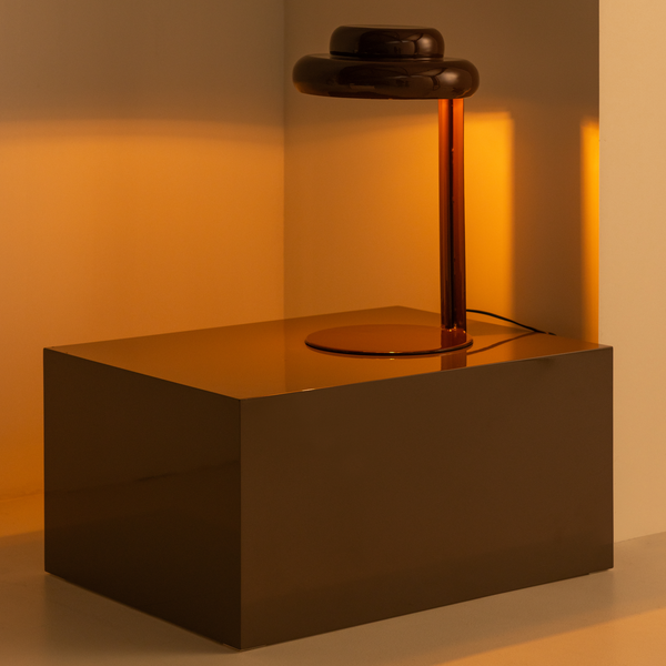 Rassy lampe de table métal haut brillant rouge bordeaux, photo d'ambiance