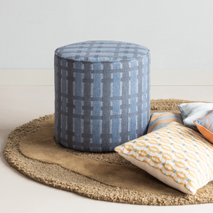 Sarli pouf high chenille grey/blue, room setting