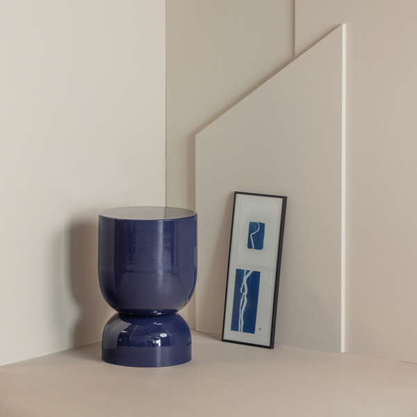 Hekla bijzettafel metaal donkerblauw, sfeerfoto