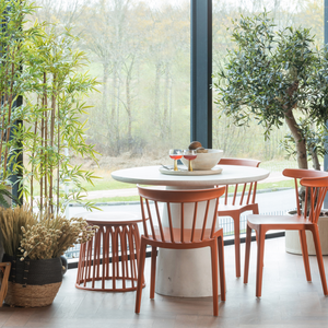 Damon eettafel betonlook wit 76xø100, sfeerfoto