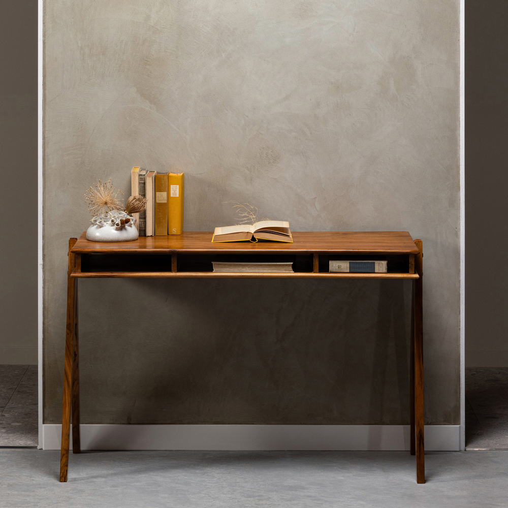 Compartment bureau hout bruin, sfeerfoto