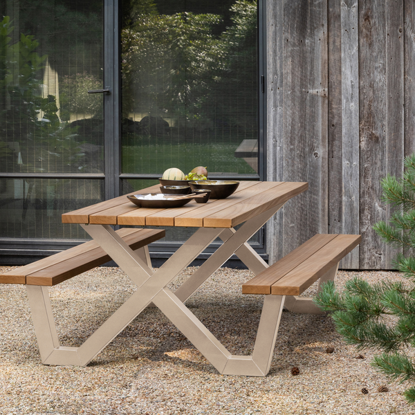 Tablo outdoor picnic table ayous sand metal X legs, room setting