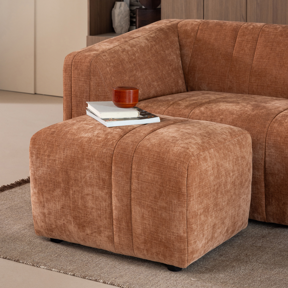 Omaire hocker chenille roestbruin, sfeerfoto