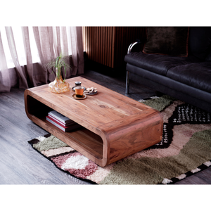 Table basse Kin en bois d'acacia naturel, photo d'ambiance