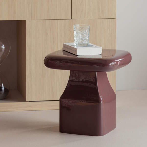 Lova side table, high-gloss burgundy red metal, room setting