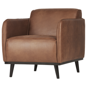 Statement arm chair eco cuir cognac, vue de face inclinée