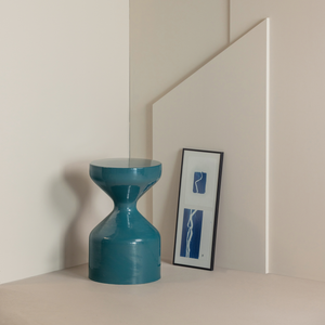 Floyd side table metal petrol blue, room setting