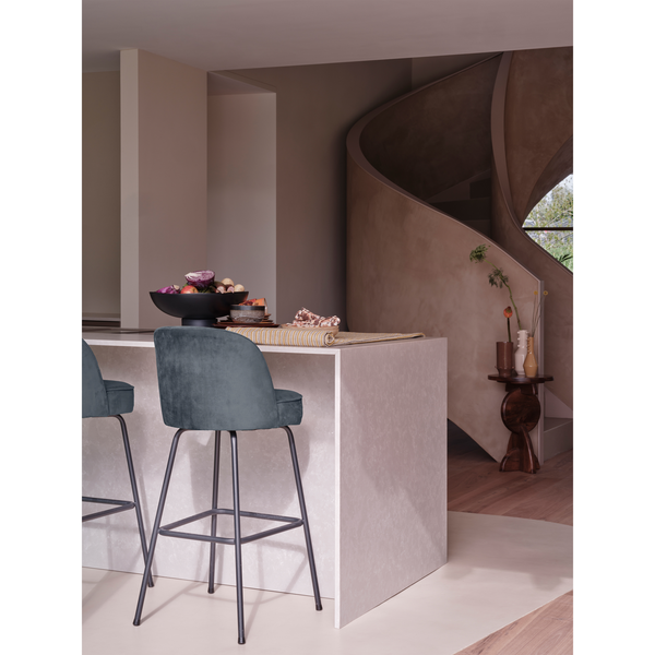 Vogue barstoel 80 cm velvet groenblauw, sfeerfoto