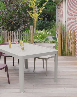 Chaise de jardin à barreaux plastique violet/marron